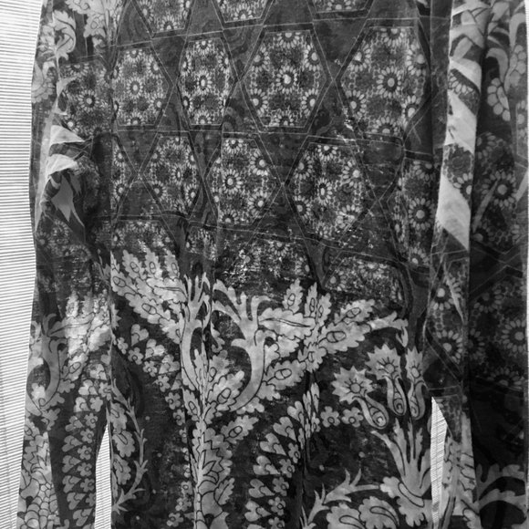 Laura Ashley long sleeved tee - Picture 2 of 6